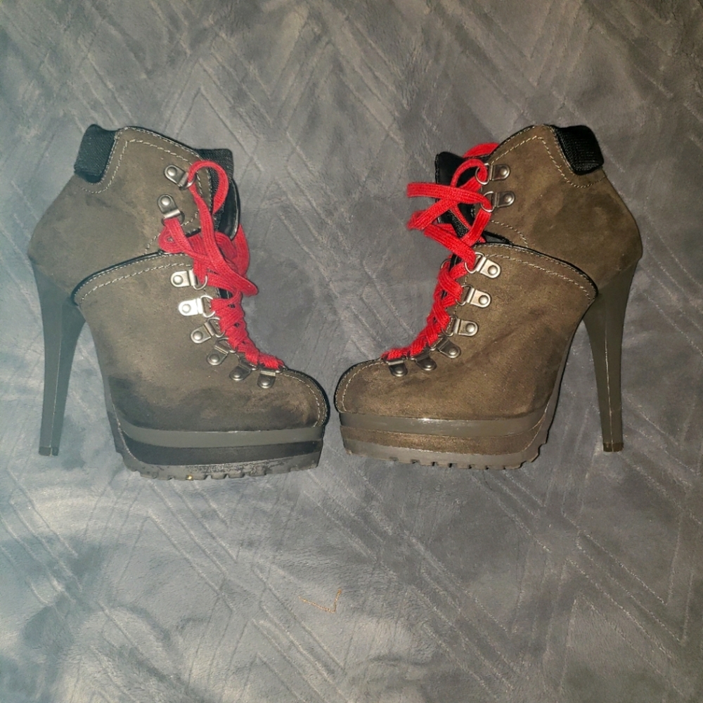 Womens High Heel Construction  Boot